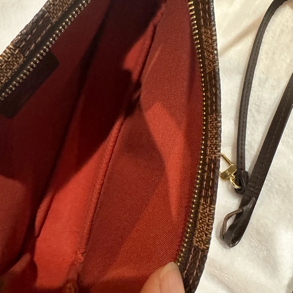 Louis Vuitton Pochette Accessories - Picture 7 of 13